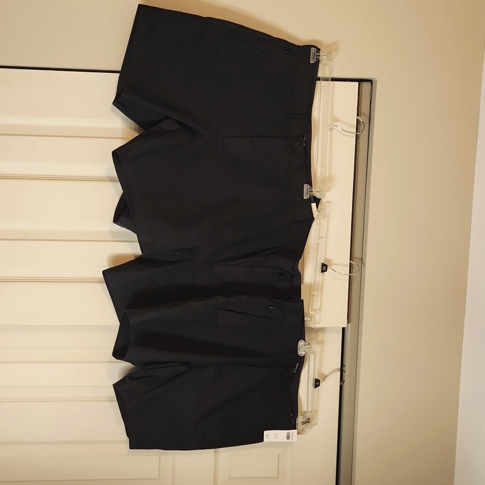 Abercrombie and Fitch Black Buddle men's shorts. 3X1